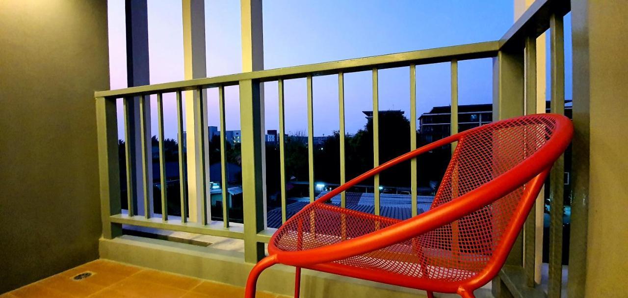 Cozy Near Beach 200M With Toproof Pool At Patio Bangsaen Ngoại thất bức ảnh