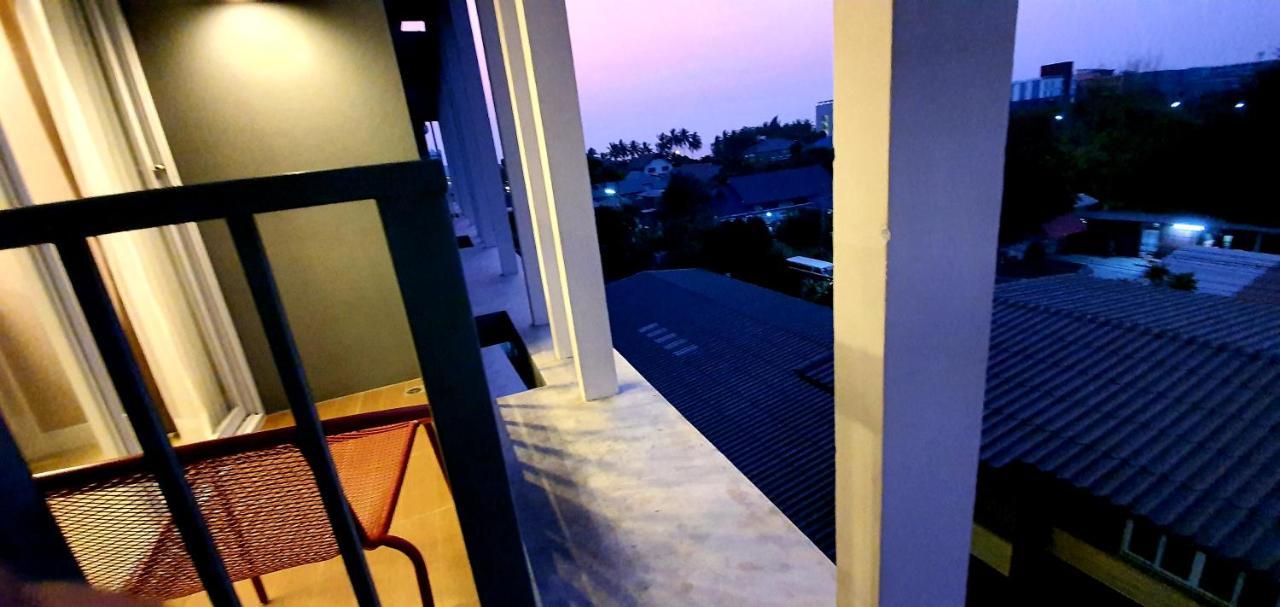 Cozy Near Beach 200M With Toproof Pool At Patio Bangsaen Ngoại thất bức ảnh